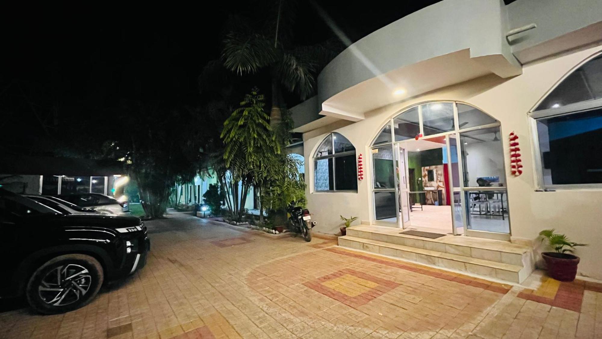 Hotel Jungle Palace Resort Umariā Exterior foto